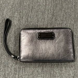 Marc Jacobs wristlet